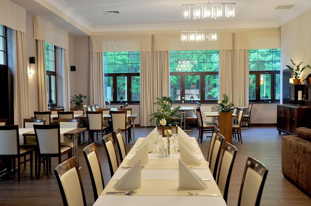 Willa Strzelnica Hotell Kościerzyna Exteriör bild