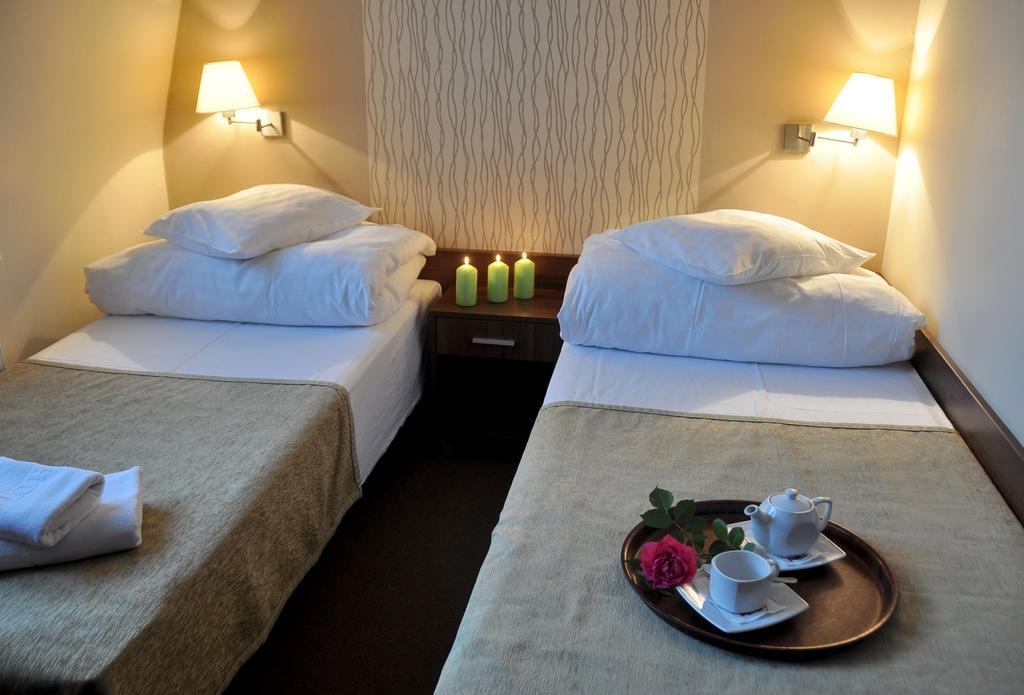 Willa Strzelnica Hotell Kościerzyna Rum bild