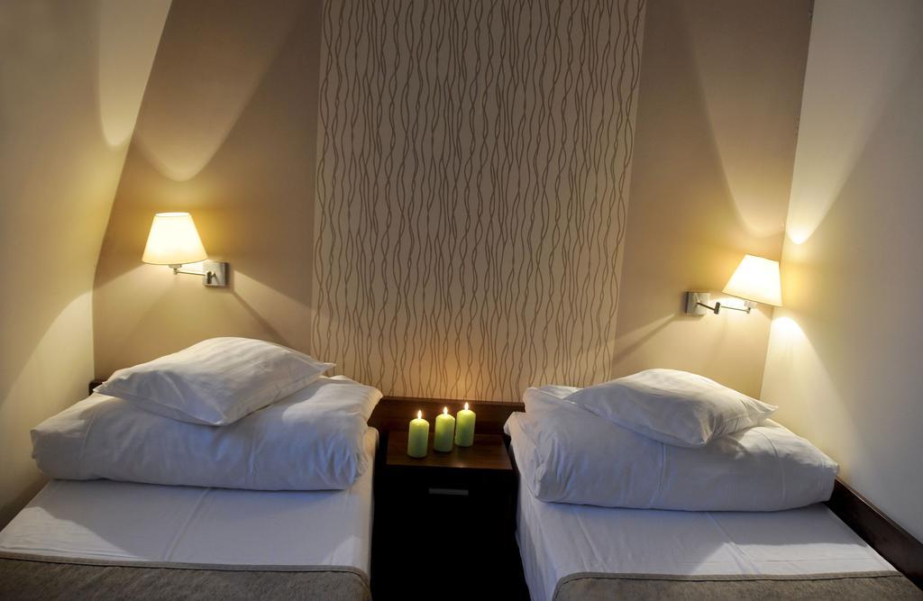 Willa Strzelnica Hotell Kościerzyna Rum bild