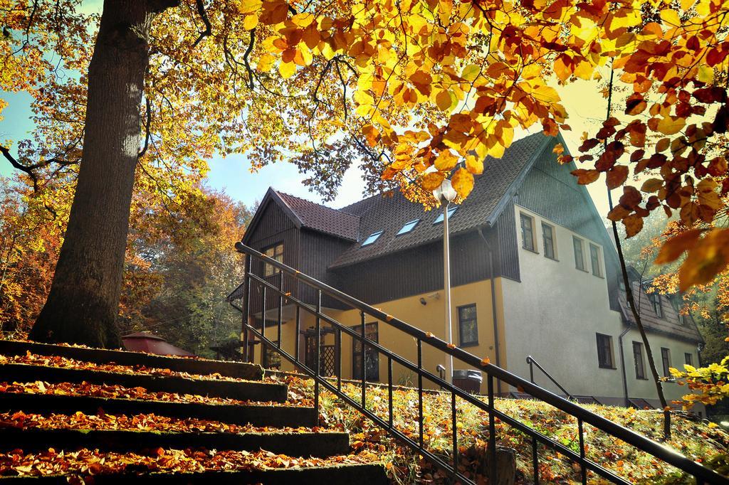 Willa Strzelnica Hotell Kościerzyna Exteriör bild