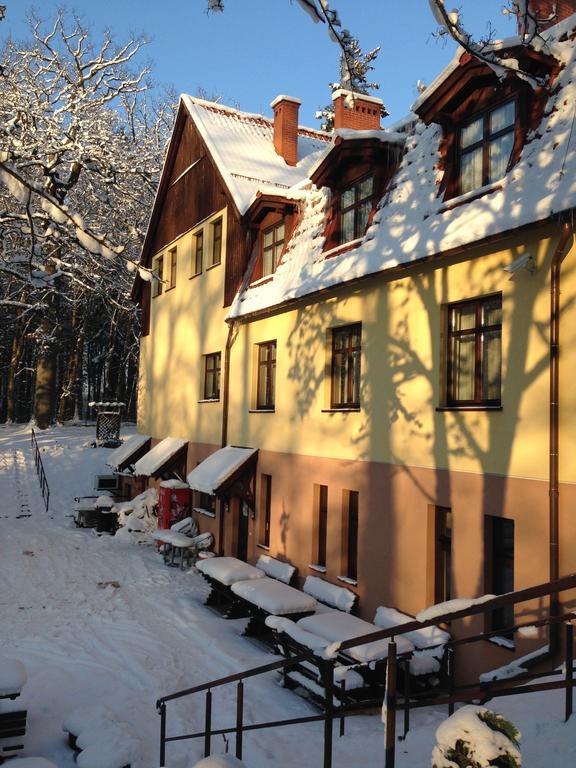 Willa Strzelnica Hotell Kościerzyna Exteriör bild